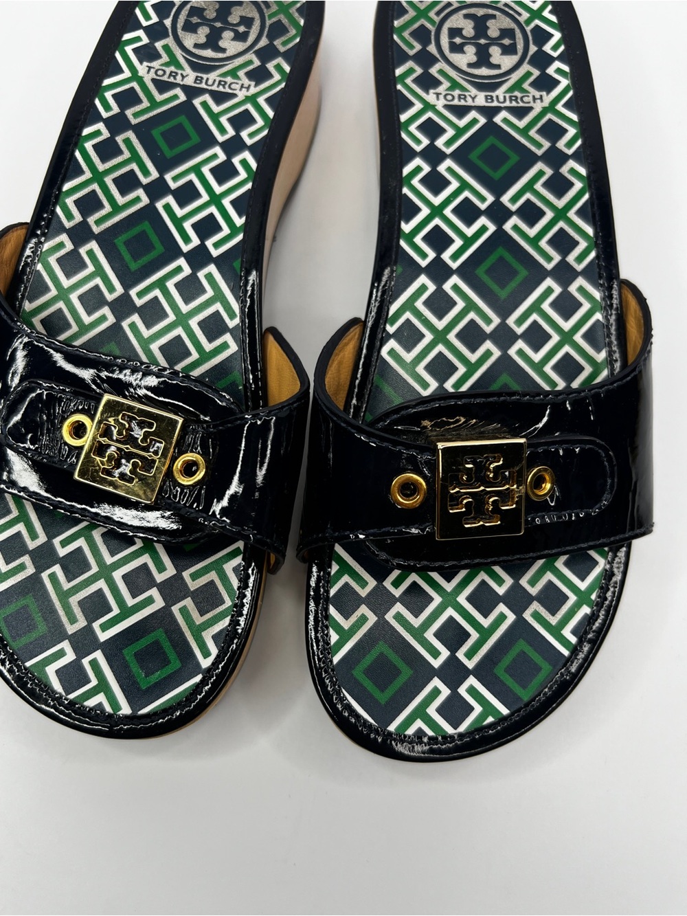 Tory Burch Dixon Black Green Patent Leather Gold Logo Slide Sandals Size 8.5 - Picture 5 of 15